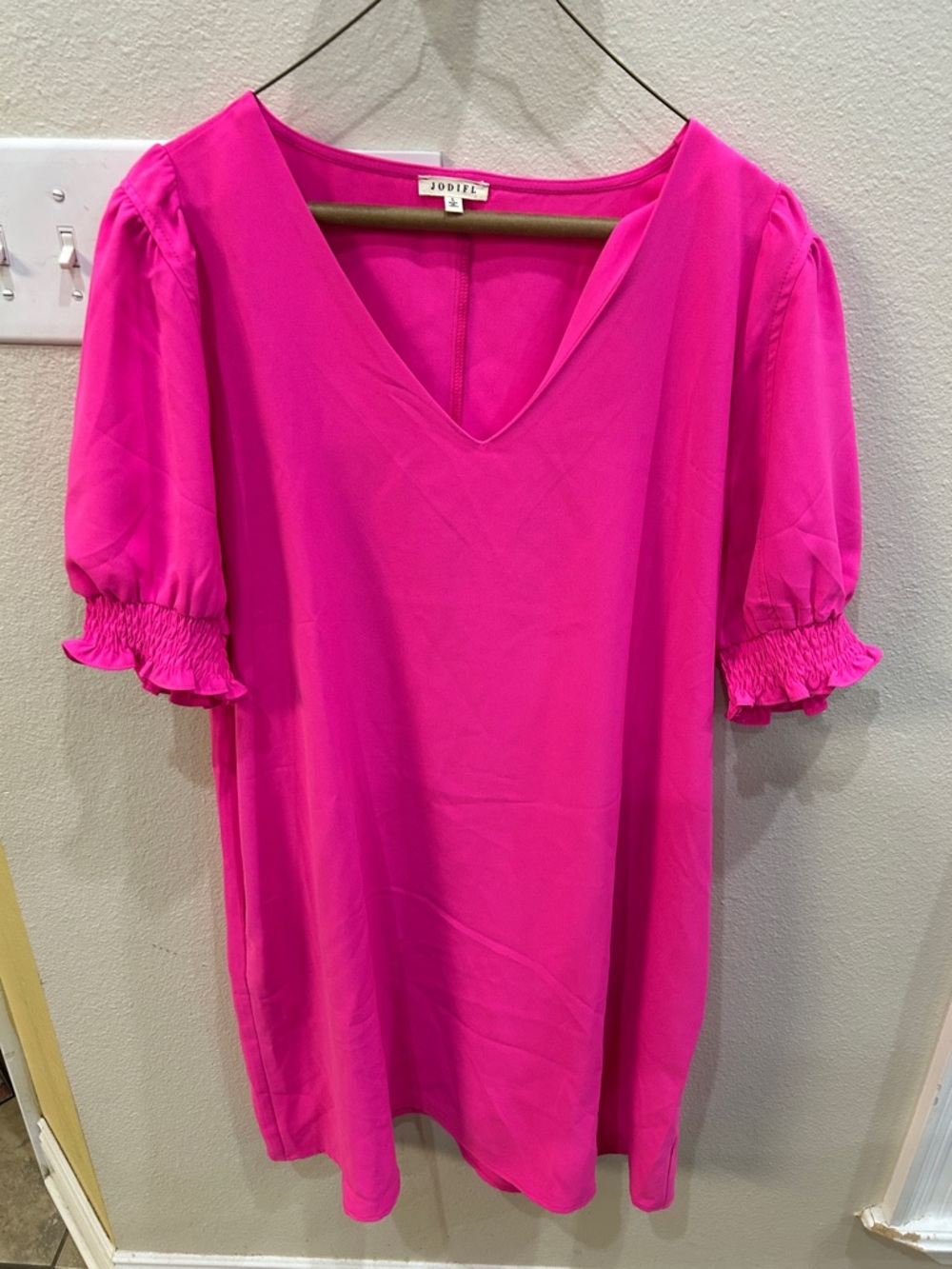 JODIFL Bright Pink V-Neck short Sleeve Dress size large